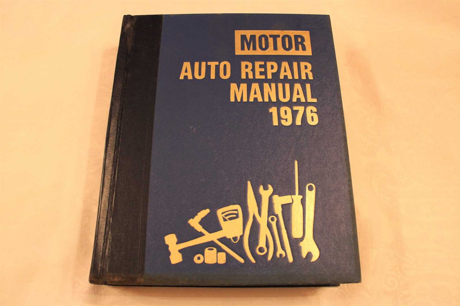 automotive repair manuals book